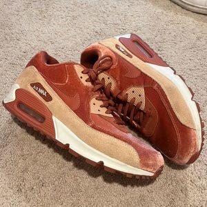 Pink Nike velvet air max 90 particle rose sz 10.